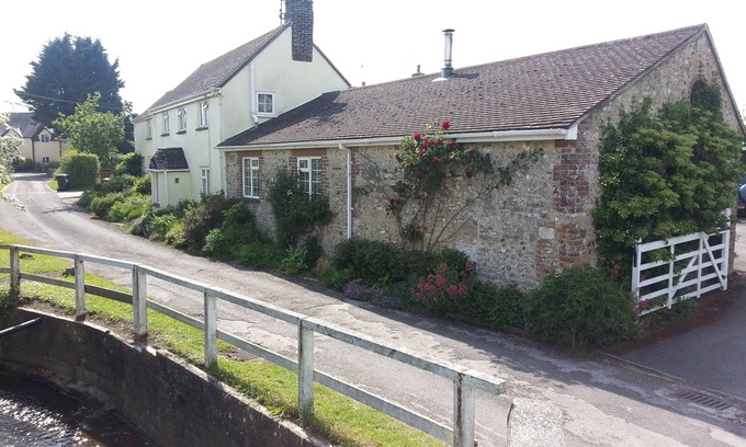 Winfrith Newburgh Cottage | Riverside House Holiday Cottages