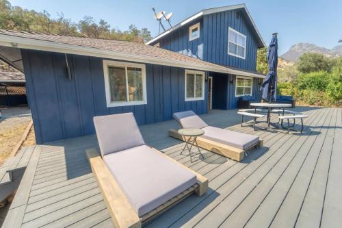 Three Rivers House | Riverside Retreat in Three Rivers - Natures Paradise