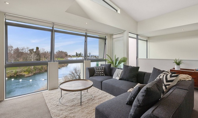 Taupo Cottage | Riverside Villa - Taupo Holiday Home