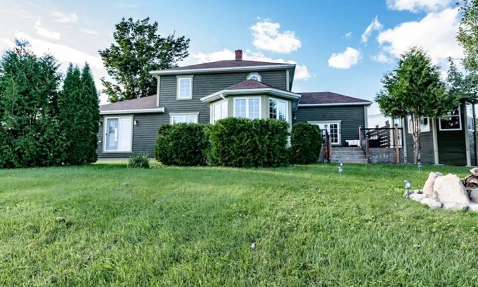Saint Louis de Kent Other | Riverview, King bed main floor, 4 bedroom, 2 bathroom Farmhouse