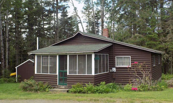 Rangeley House | RM 9 - Cozy Rangeley Manor Cottage sleeps 4