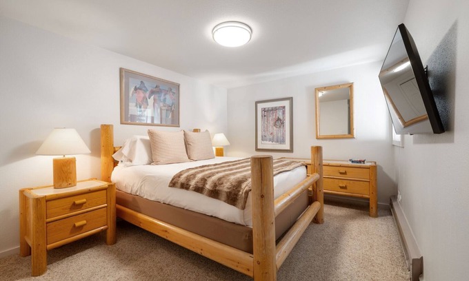 Teton Village Condo | RMR: Gros Ventre A4 Condo in Teton Village