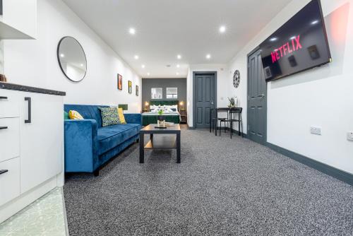 Cradley Apartment | RNM - Business Contractor & Proffesionals, Private Access & Entire Place, Kitchen & Washroom with amenities, Smart Tv, Easy Access, Fast WiFi, Parking Nearby, Great transport links