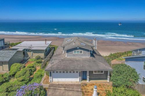 Roads End House | Roads End Light House