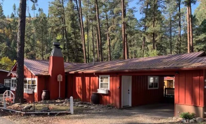 Ruidoso Cabin | "Roaming Deer" - Tons of wildlife, private hot tub and sauna, steps to the Rio