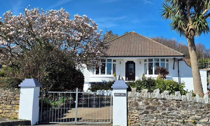 Saint Austell Bay House | ROBIN HILL, pet friendly, character holiday cottage in St Austell