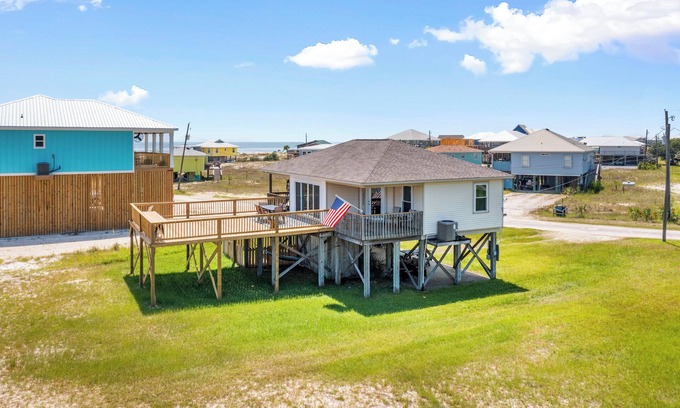Dauphin Island House | Robin's Sunrise - Recently updated 2 BR Pet-Friendly Home with Gulf Front views