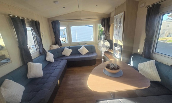 Rhyl Cabin | Robinhood 3 Bed Standard Caravan