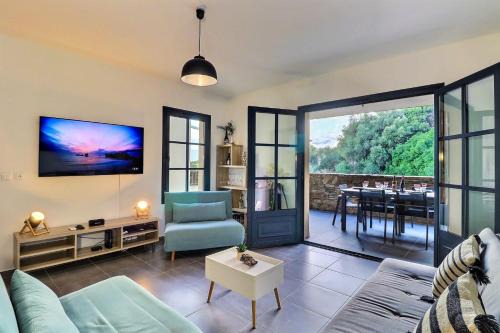 Patrimonio Apartment | Rocca Bella Escape by the Sea and Vineyards