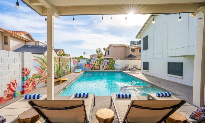 Cactus Meadows House | Rock Climbing Wall~Pool& Mini Golf~Game Room~Mural