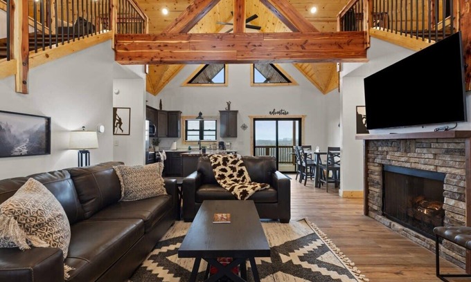 Rogers Cabin | Rock Point - Million $ View, Private, Hot Tub, Lux