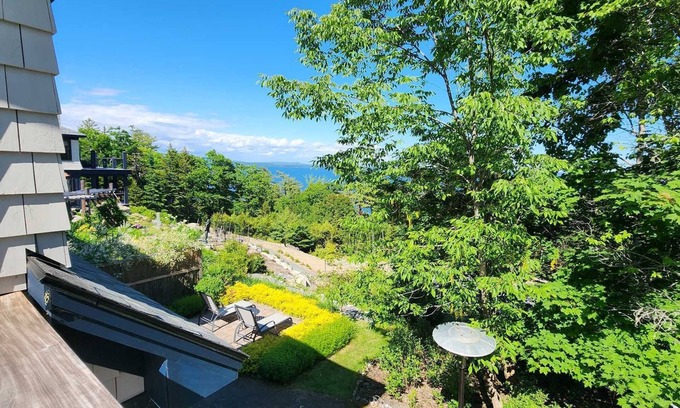 Hulls Cove Apartment | Rockbilt Cottage Loft-Cozy comfort with breathtaking views of Frenchmans Bay, 4 minutes to Acadia