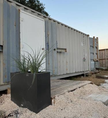 Round Top House | Rocking 40' Container