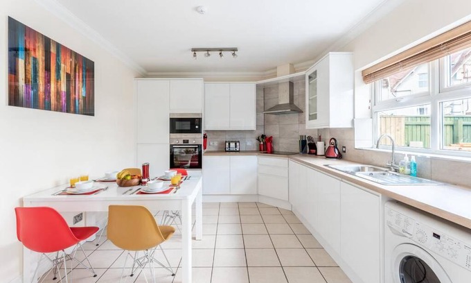 Bournemouth City Centre Apartment | Rockmount Court