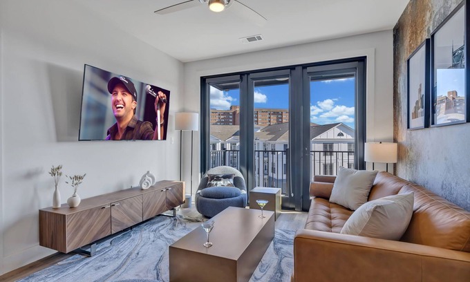 West End House | Rockstar - Odyssey - Heart of Midtown
