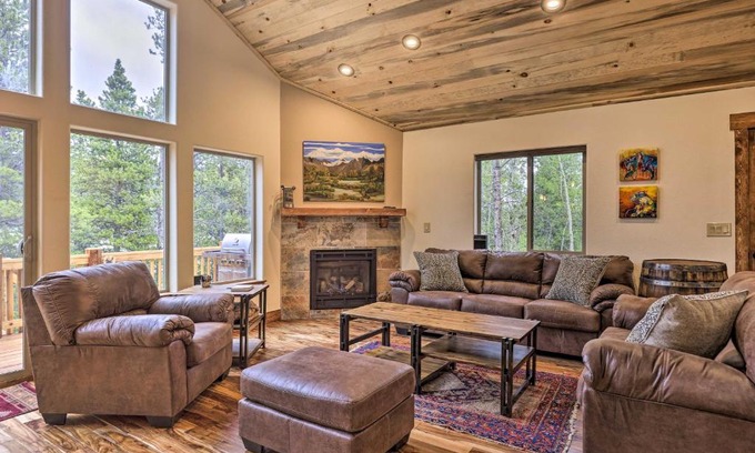 Alma House | Rocky Mountain Alma Cabin with Deck and Hot Tub!