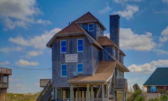 Rodanthe House | Rodanthe N.C.Historical, restored. Ocean front house, Toes in the sand at beach