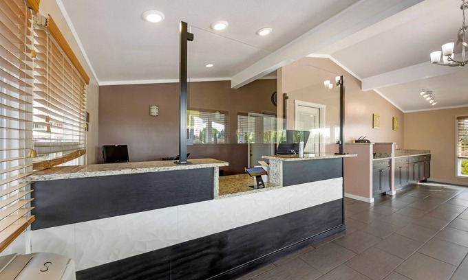 Albany Hotel | Rodeway Inn Albany