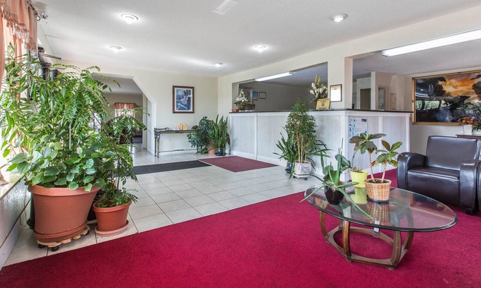 Marietta Hotel | Rodeway Inn Marietta near Dobbins ARB