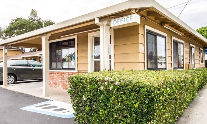 North Fremont Street Hotel | Rodeway Inn Monterey Near Fairgrounds