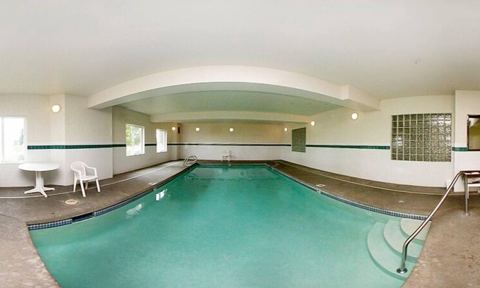 Salem Hotel | Rodeway Inn Salem Northgate