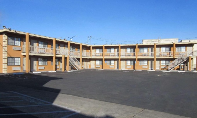 San Pablo Hotel | Rodeway Inn San Pablo Hilltop