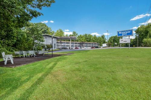 Northlake Hotel | Rodeway Inn