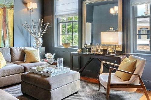 Historic Downtown Savannah Apartment | Romancing The Jones