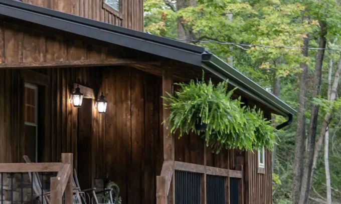 Mattawana Cabin | Romantic Cabin Getaway