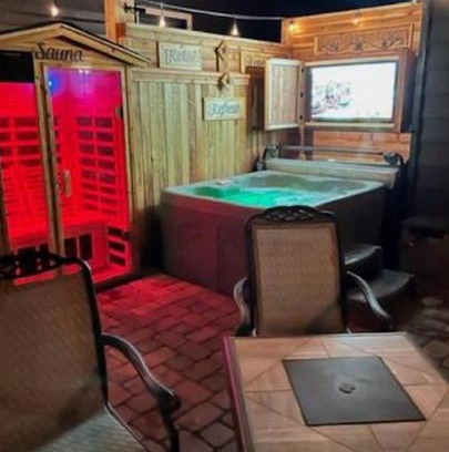 Reno House | Romantic Couples Retreat - Tahoe Room