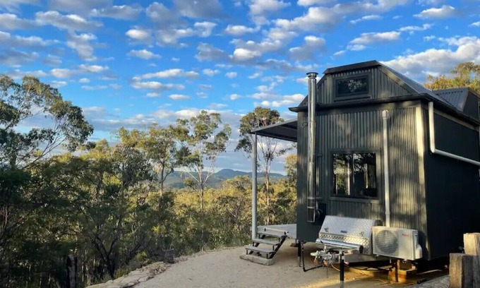 Bucketty House | Romantic escape: Summer Hill Tiny home