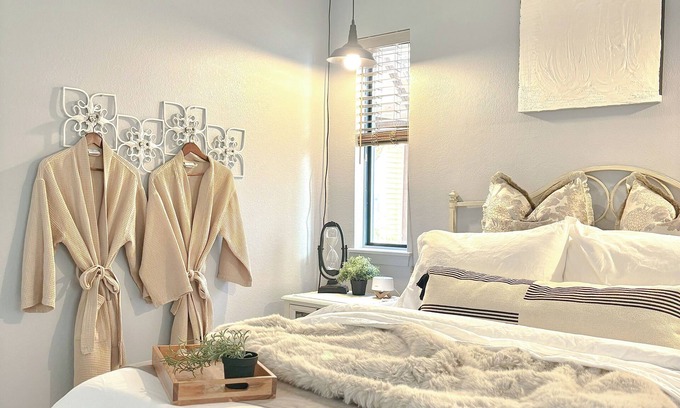 Englewood Condo | Romantic French 1BR| Coffee Bar + Fireplace | DTC