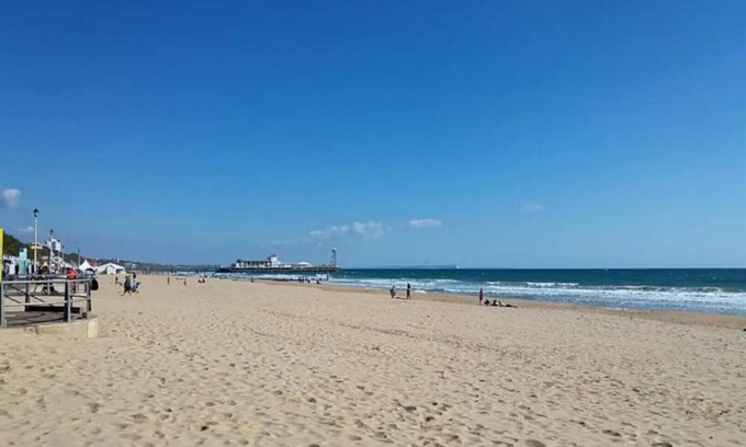 Christchurch Apartment | Romantic getaway, adjacent to river/golf course