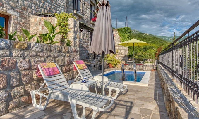 Boreti Villa | Romantic Getaway Villa Ariel with Pool