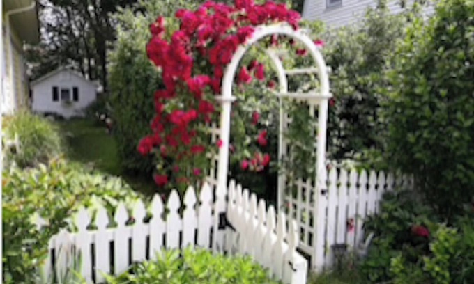 Manasquan House | Romantic guest cottage 3 minute drive to beach and 1 blk to town!