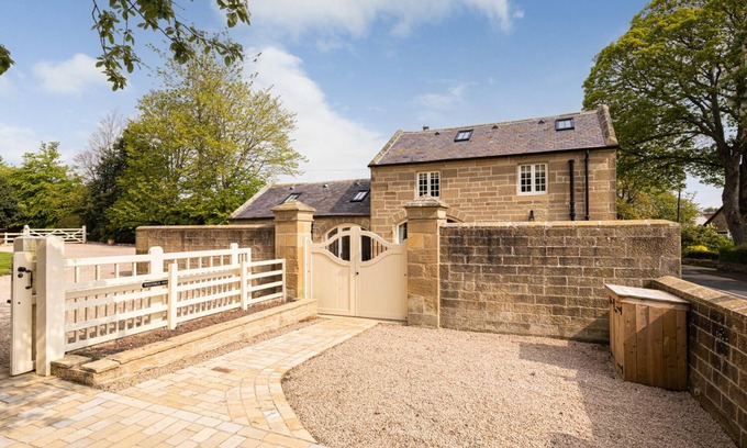 Longhoughton Cottage | Romantic Luxury 1-Bed Cottage in Alnwick