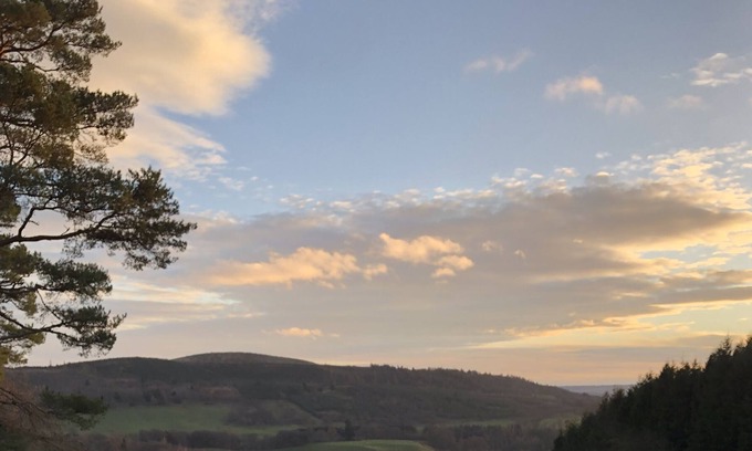Monzie House | Romantic secluded cottage with hot tub in gorgeous location