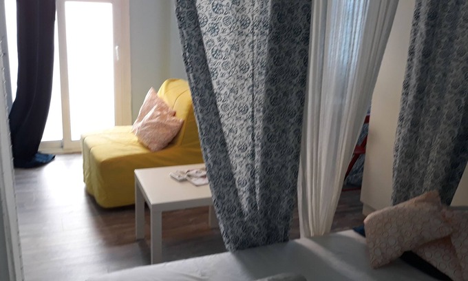 Thessaloniki Apartment | Romantically allured studio next to the center