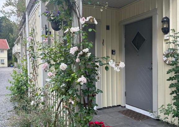 Stromstad House | Romslig og sjønært feriehus på Nøtholmen