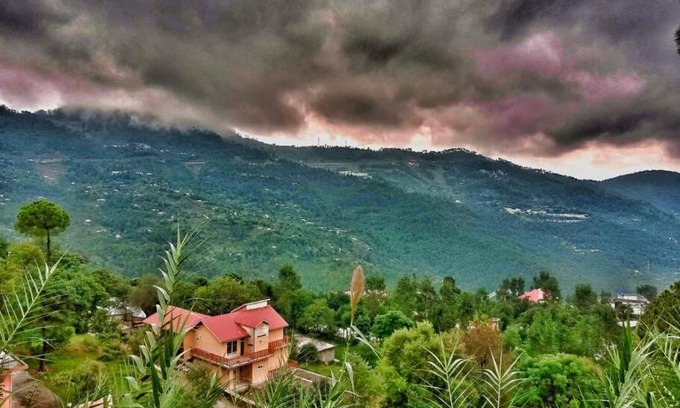 Dhirkot House | Roof Top Resort -Sun Rise Room