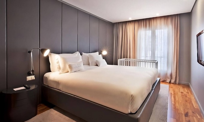 Santo Antonio Hotel | Rooftop Sundeck, Jacuzzi, Pet-friendly, Private Parking at Altis Prime