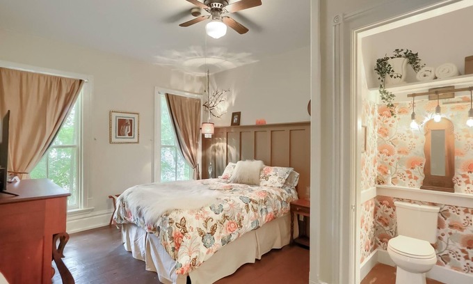 Tionesta Bed & Breakfast | Room 5 at The Vintage Inn Boutique Bed and Breakfast; historic charm in Tionesta