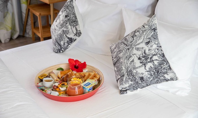 Saint-Francois Hotel | Room 5 "Le Palmier Éventail"