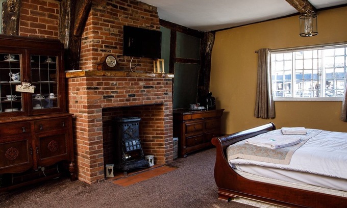 Bordesley House | Room 8 at the Old Crown Hotel