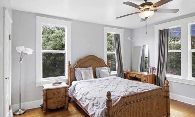 Providencia Park Cottage | Room B, right in the action of West Palm Beach!