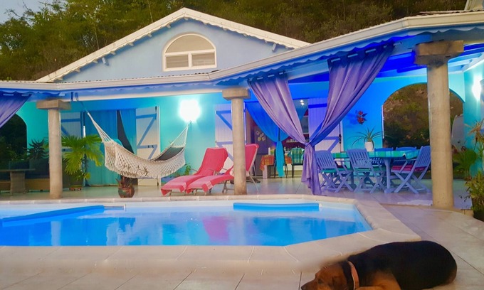 Le Gosier Bed & Breakfast | Room + breakfast every morning + 2 meals included in your stay.