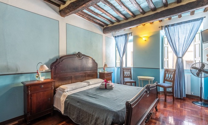 Montalcino Bed & Breakfast | Room 'Camera Blu' with Shared Terrace and Wi-Fi