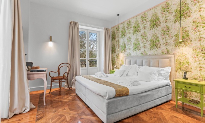 Muros de Nalon Apartment | Room 'Deluxe Garden' with Shared Pool, Shared Terrace and Wi-Fi