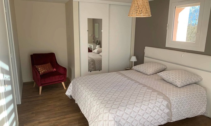 Saint-Marcel-de-Felines House | Room 'Domaine De Jarentin – Chambre Rubis' with Private Terrace, Balcony and Wi-Fi