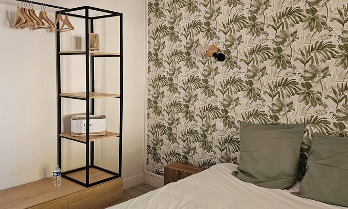 Salies-du-Salat Apartment | Room 'Double Room' with Shared Terrace, Wi-Fi and Air Conditioning